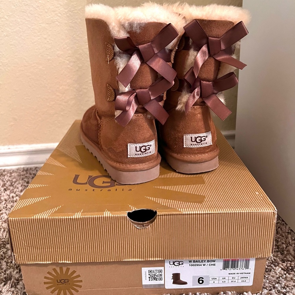 Womens Bailey Bow II Uggs